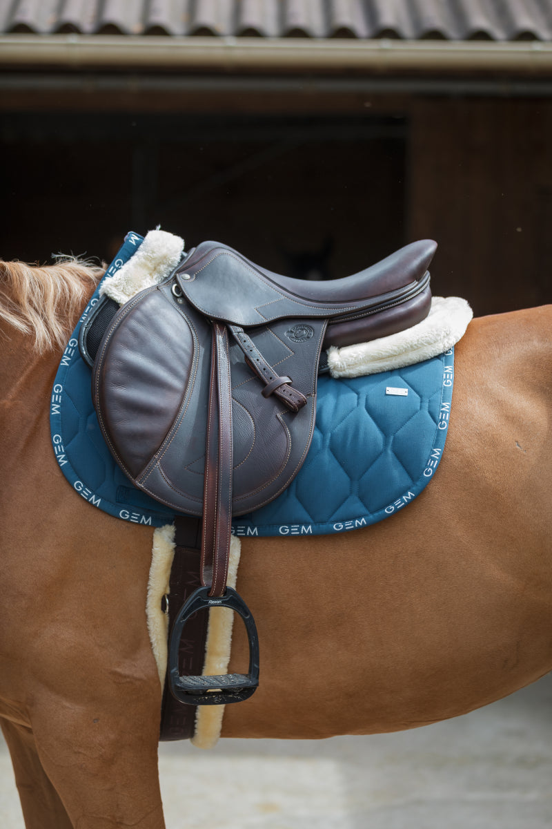 Tapis de selle LOVE Bleu orage DRESSAGE - GEM (