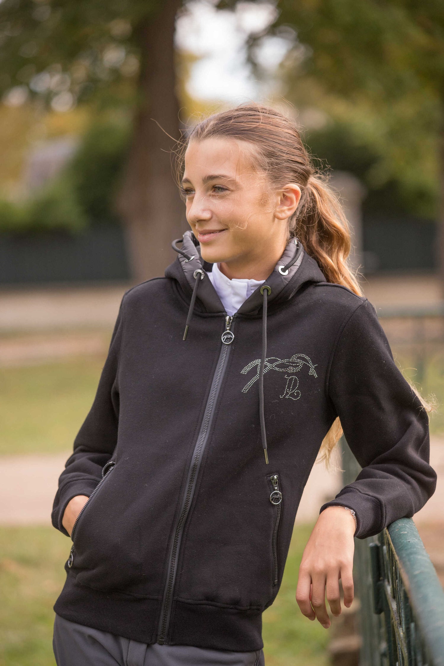 Sweat zippé à capuche Fluore noir - PENELOPE COLLECTION