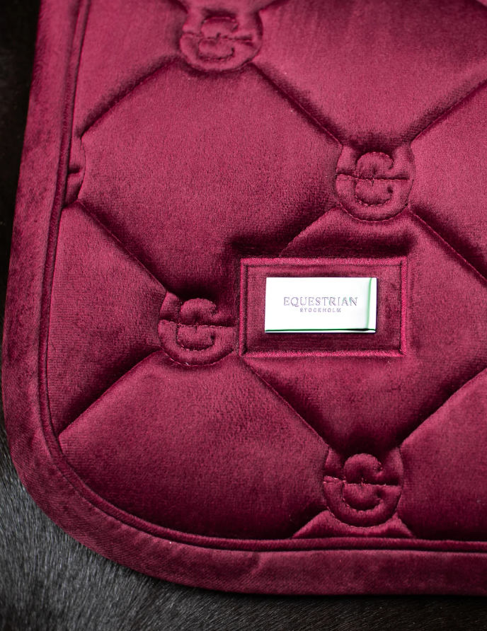 Tapis de selle Velvet Merlot MIXTE- EQUESTRIAN STOCKHOLM
