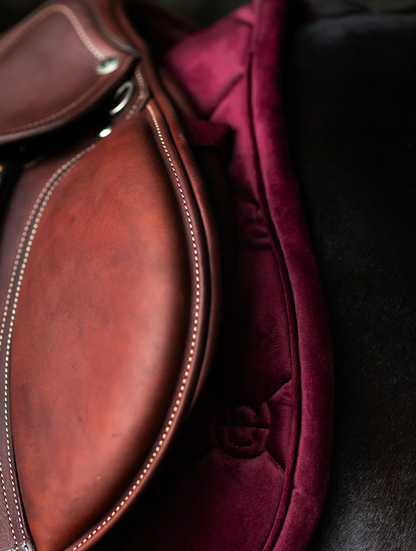 Tapis de selle Velvet Merlot MIXTE- EQUESTRIAN STOCKHOLM