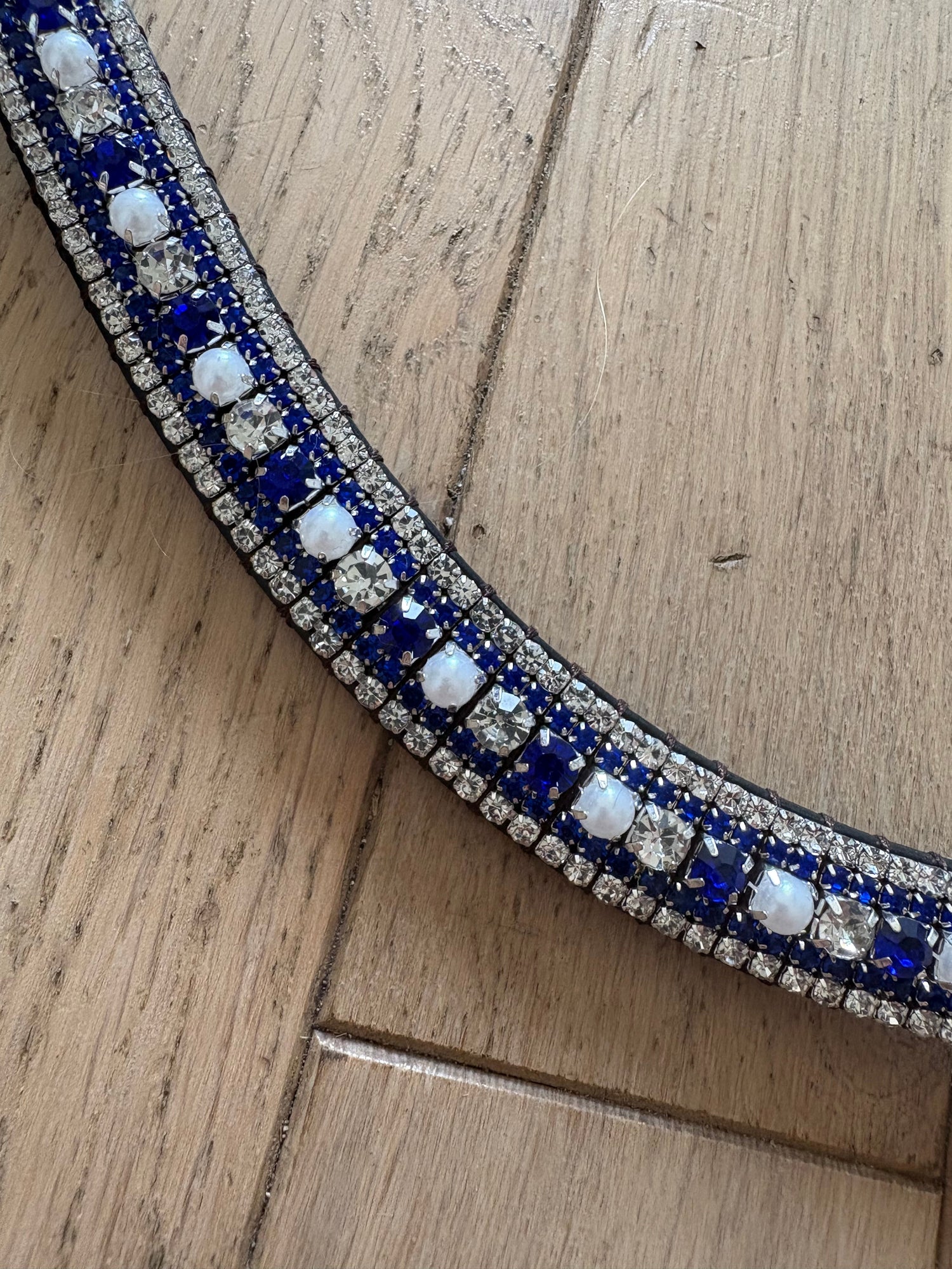 Frontal à strass bleu perles et blanc