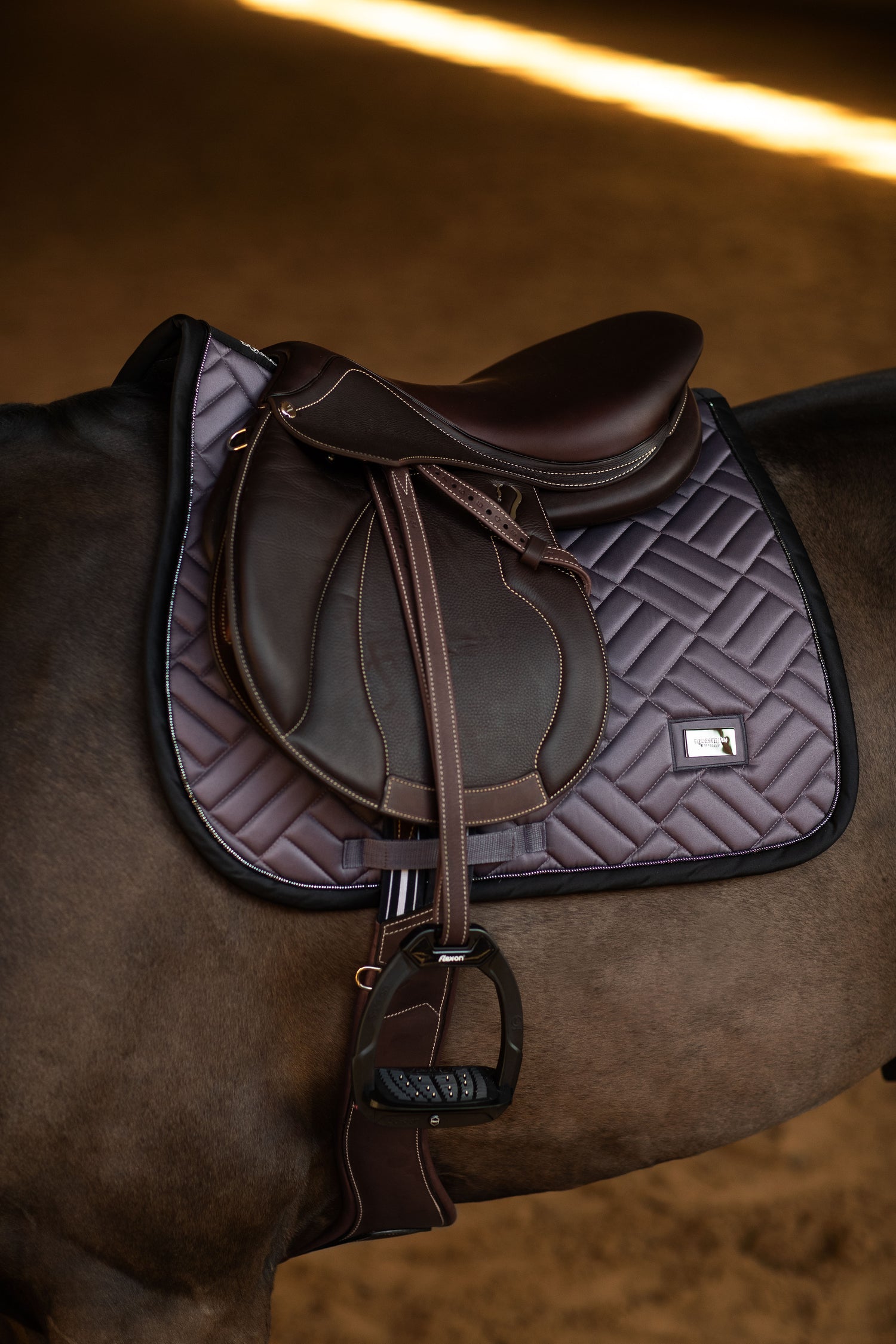 Tapis de selle Modern Dark Violet MIXTE - Equestrian Stockholm