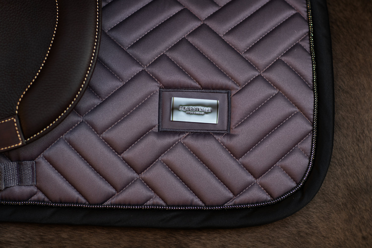 Tapis de selle Modern Dark Violet MIXTE - Equestrian Stockholm