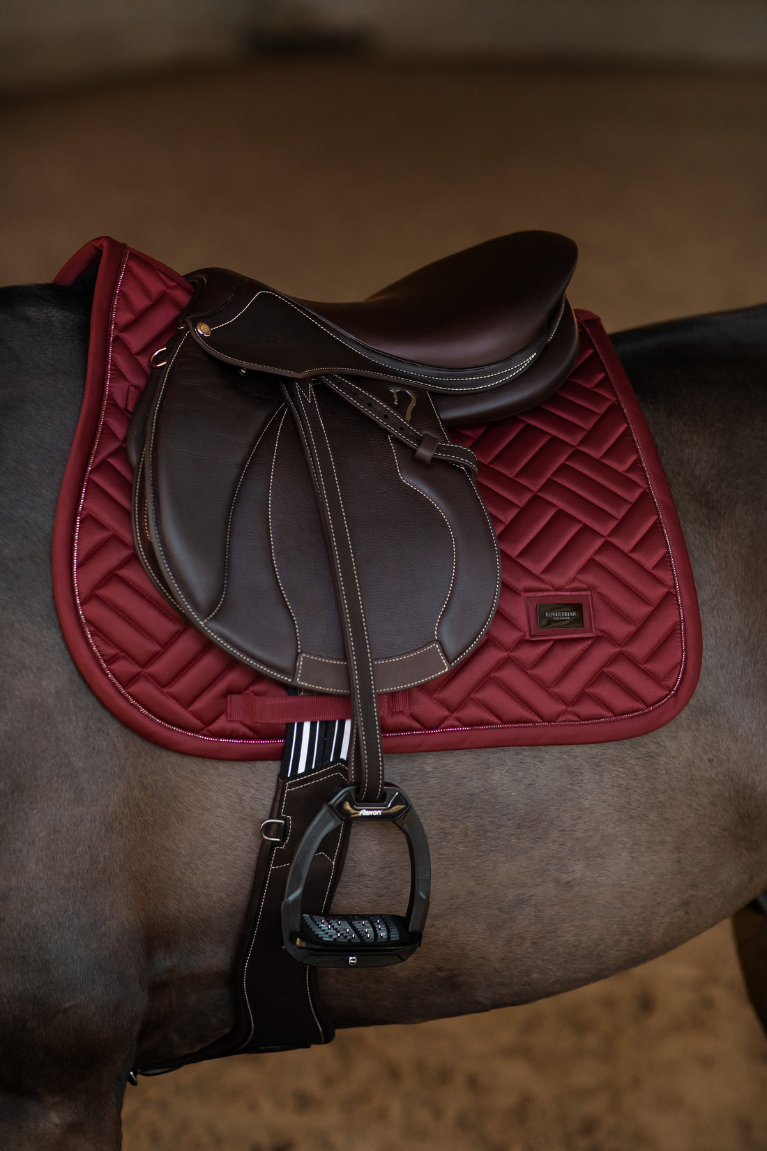 Tapis De Selle Basic Noir Bordeaux | Equinoxe Shop