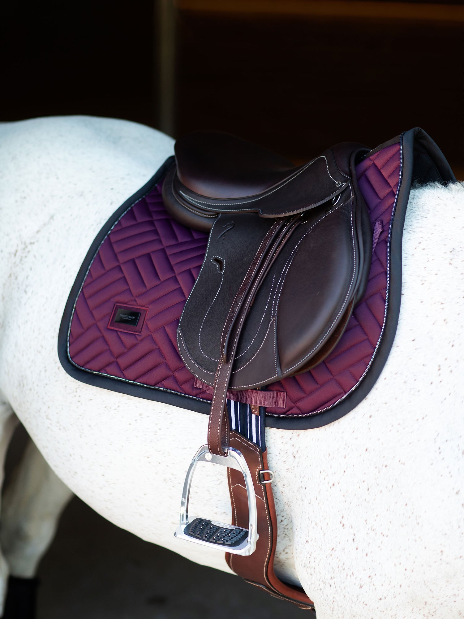 Tapis de selle Modern Purple Night - Equestrian Stockholm