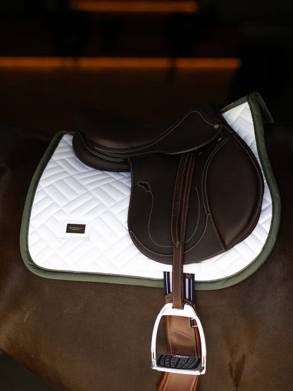 Tapis de selle Modern White Striking Valley - Equestrian Stockholm