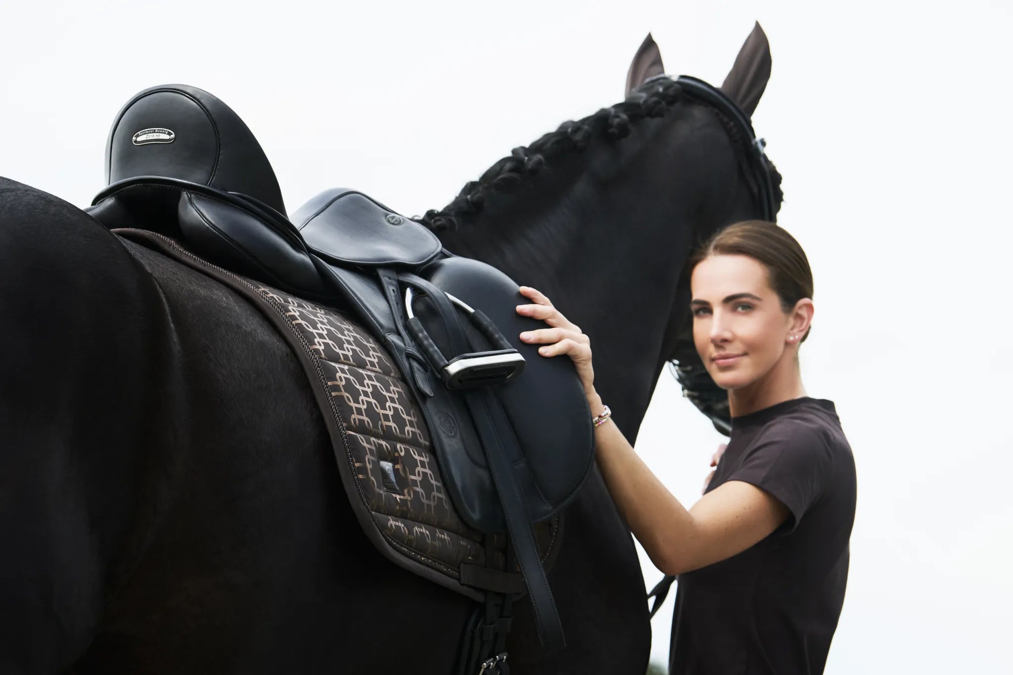 Glossy Chain Crystal PLATINUM 2024 saddle pad - Eskadron