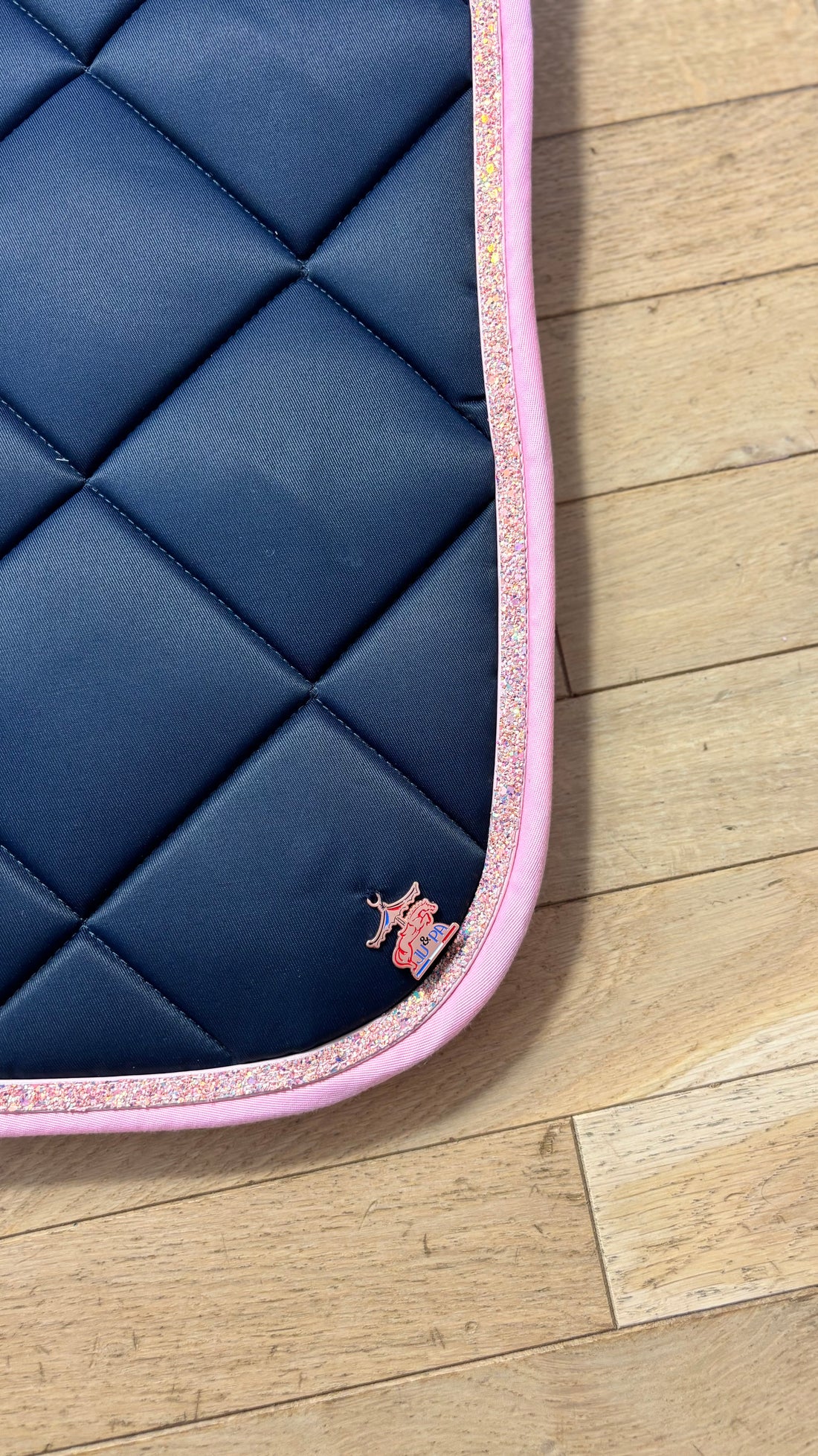 Tapis de selle Bleu Marine rose - Ju &amp; Pa